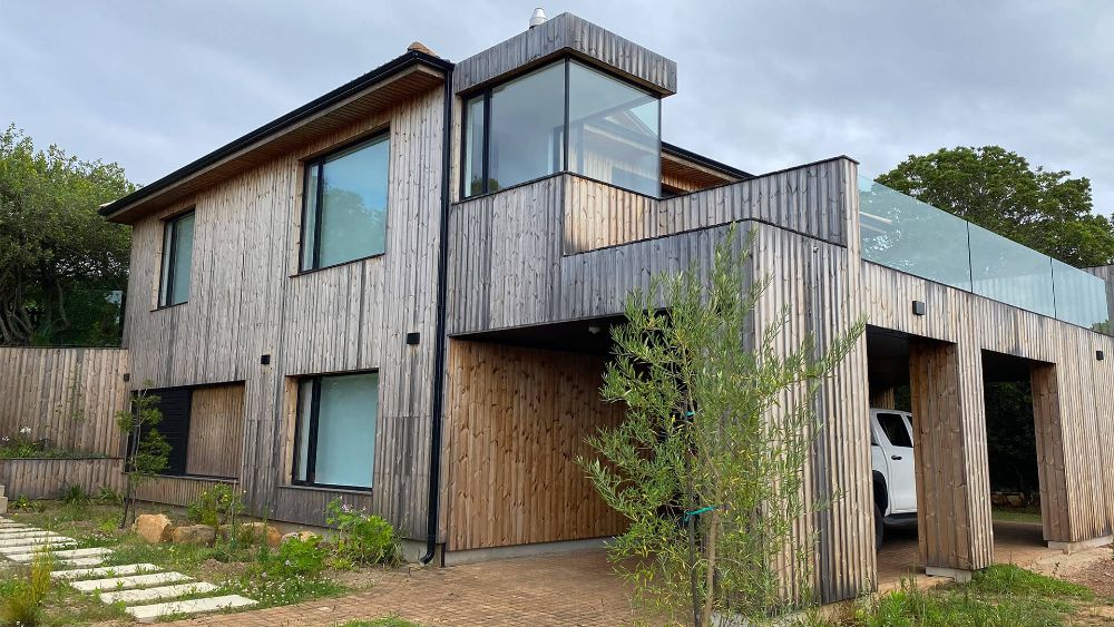 Lunawood Thermowood project: The Gate House, Ballots Bay, Garden Route