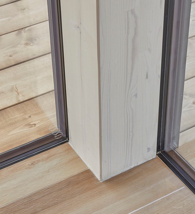 Polar Life Haus HTWS frameless glass corner